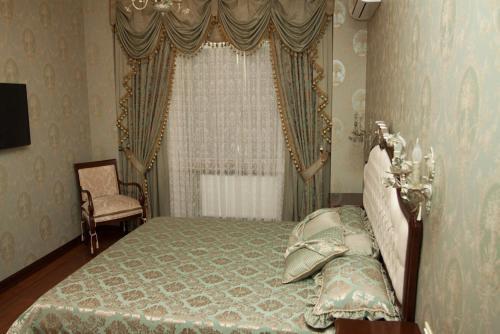 Apartment On Franzuskiy Boulevard 9