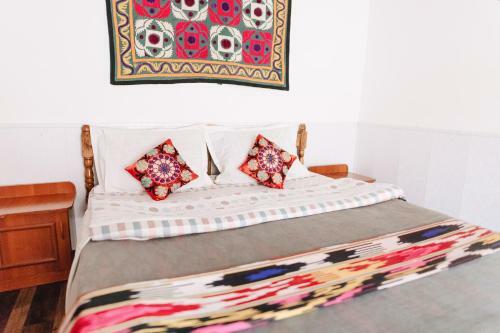 Hostal Trip.le Guest House