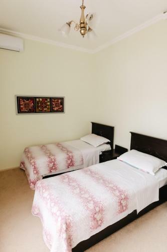 Hostal Trip.le Guest House