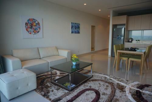 A503 - Ocean Apartment
