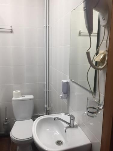 Lowcost Hotel Berison Kamala