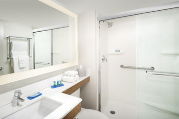 Hotel Comfort Inn And Suites