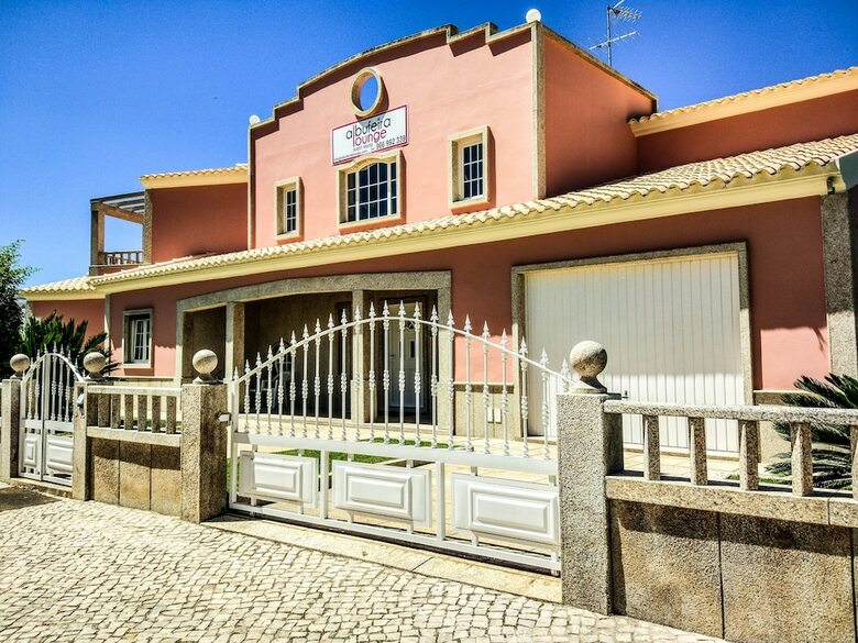 Hostal Albufeira Lounge Guesthouse