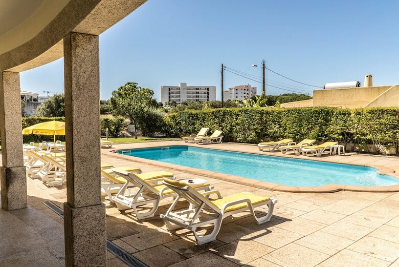 Hostal Albufeira Lounge Guesthouse