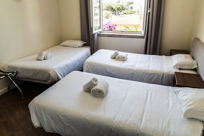 Hostal Albufeira Lounge Guesthouse