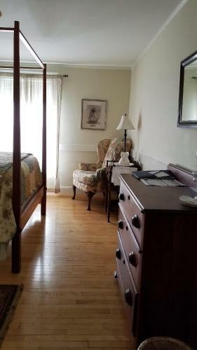 Benjamin F. Packard House Bed And Breakfast