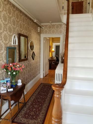 Benjamin F. Packard House Bed And Breakfast