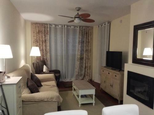 Apartamentos Valle De Tena - Las Margas Golf