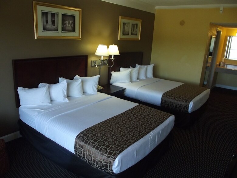 Magnuson Hotel Convention Center
