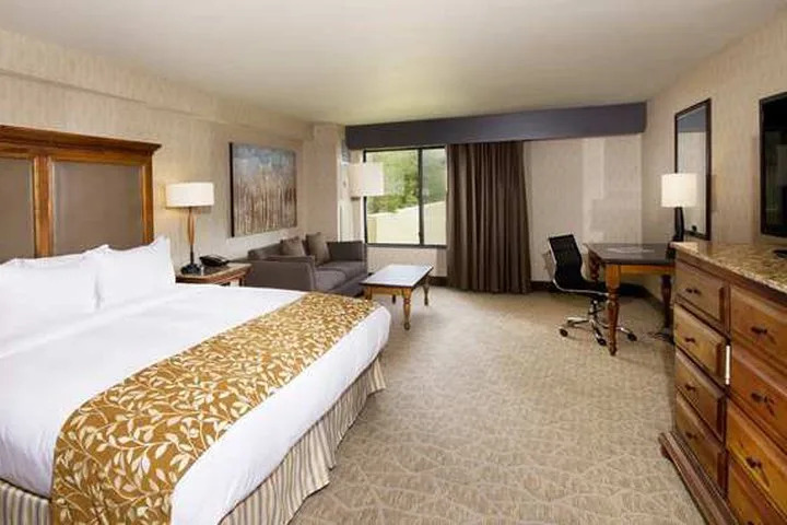 Hotel Alpenrock Breckenridge, Curio Collection By Hilton