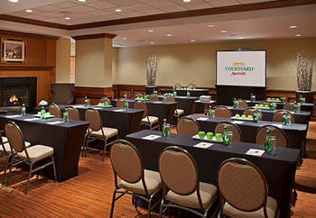 Hotel Courtyard By Marriott Toronto Airport