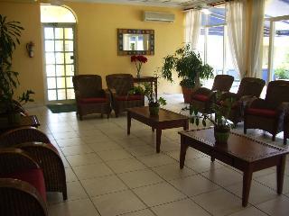 **royal Islander Hotel**