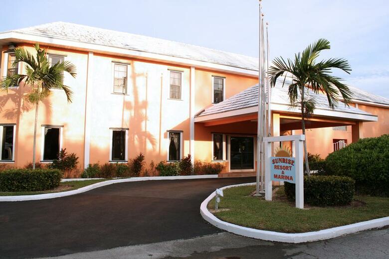Hotel Sunrise Resort And Marina