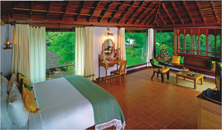 Hotel Kumarakom Lake Resort
