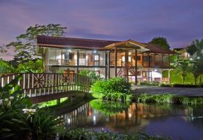 Hotel Montana De Fuego