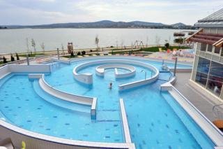 Hotel Velence Resort & Spa