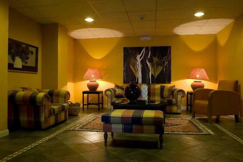 Hotel Monta�es