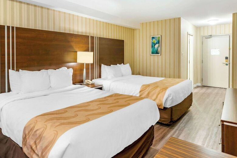 Hotel Quality Inn  Suites Brossard