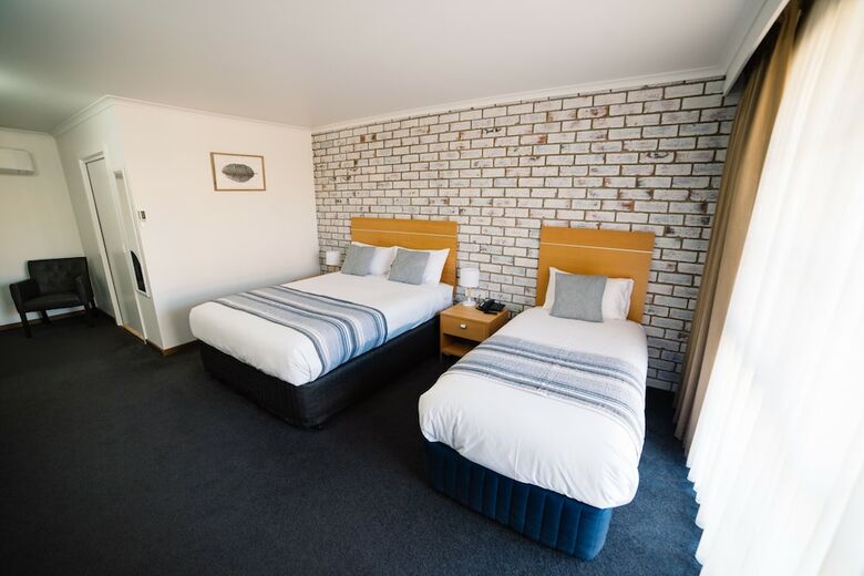 Hotel B.w Heritage Motor Inn