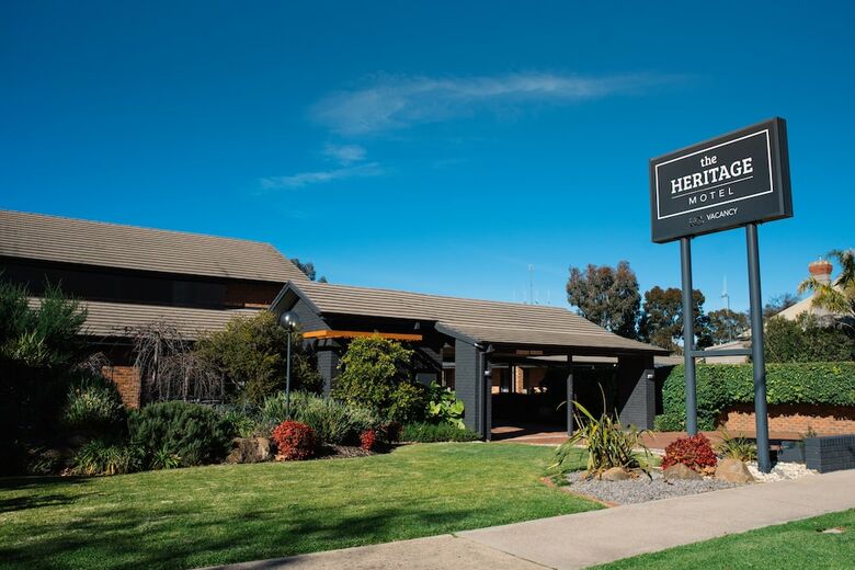 Hotel B.w Heritage Motor Inn