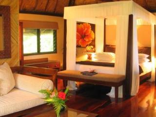 Hotel Qamea Resort  Spa