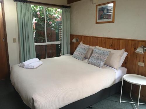 The Rails Hotel Motel