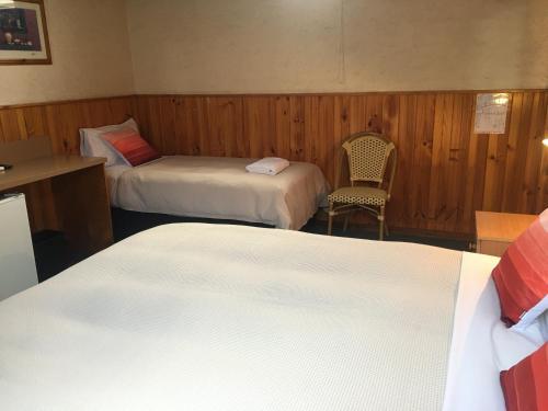 The Rails Hotel Motel