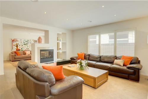 Newington Lakehouse