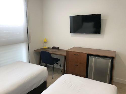 Whitehorse Apartments Hotel