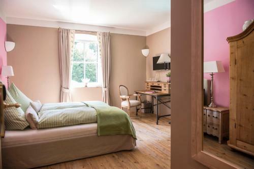 Bed & Breakfast Pension Waldruhe