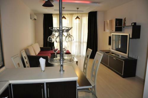 Black Sea Br??ze Apartment
