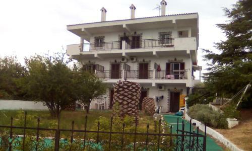 Alexandros Apartments