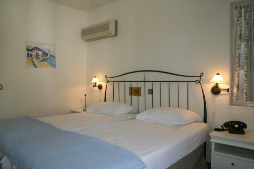 Alexandros Hotel