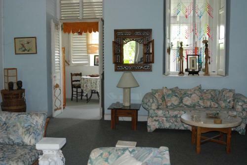 Hostal Charming Old World Apartment