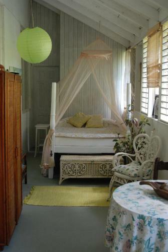 Hostal Charming Old World Apartment