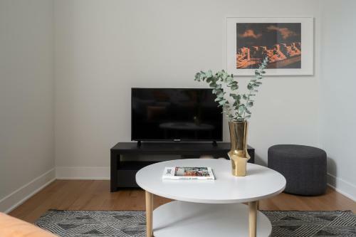 Apartment On Rue De La Visitation 201