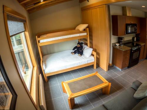 Kookaburra Village Center - Kl203