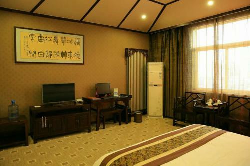 Tang Cultural Theme Hotel
