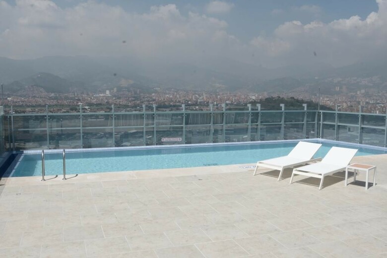 Lq Hotel By La Quinta Medellin