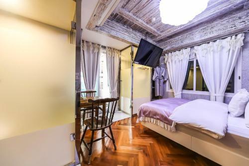 February Hotel Susung