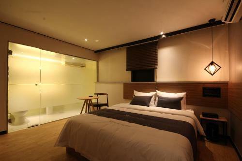 Hotel The May