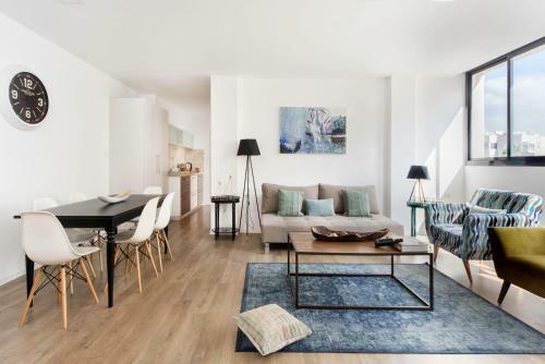 Sea N' Rent Hayarkon Sunny Beach Apartments