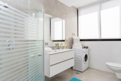 Sea N' Rent Hayarkon Sunny Beach Apartments