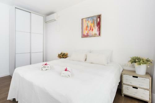 Sea N' Rent Hayarkon Sunny Beach Apartments