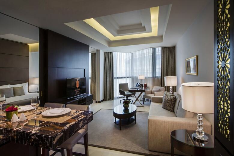 Bab Al Qasr Hotel