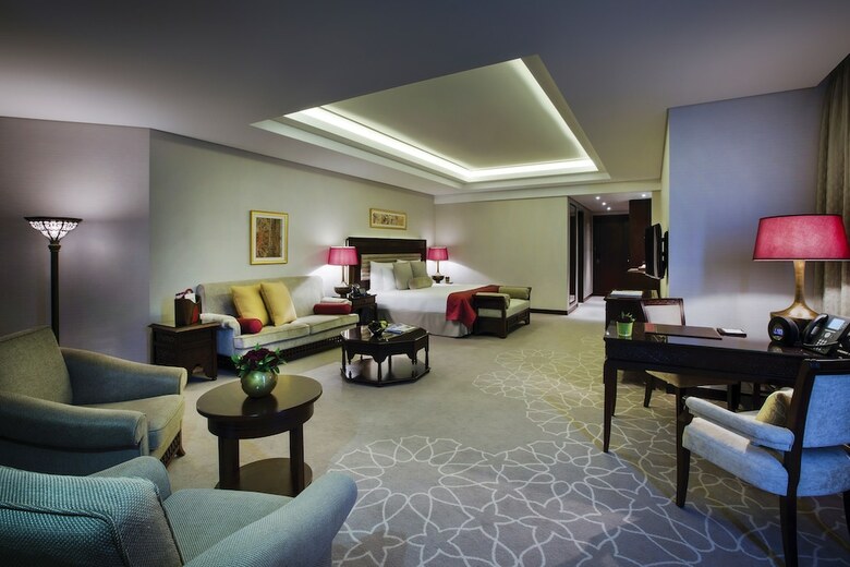 Bab Al Qasr Hotel