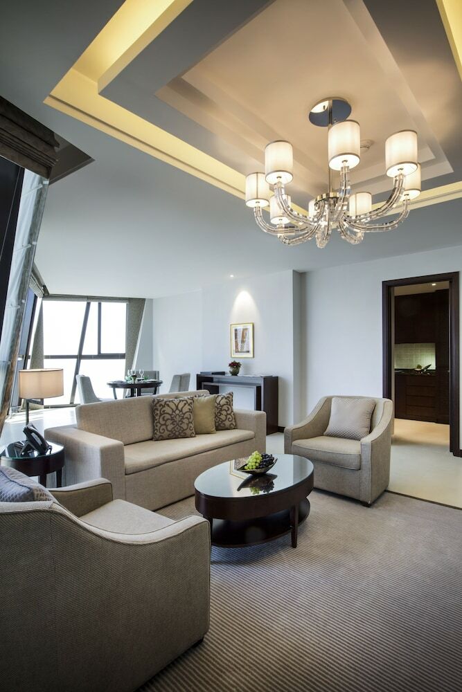 Bab Al Qasr Hotel
