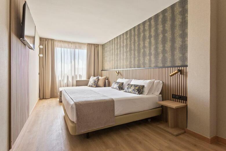 Hotel Acta Pir�mides