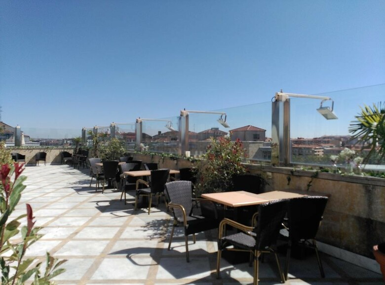 Hotel Alameda Palace
