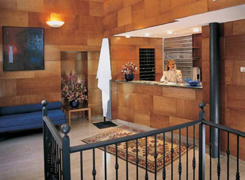 Hotel NH Orus